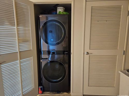 1296 Kapiolani Blvd, Honolulu HI  96814-2803 exterior