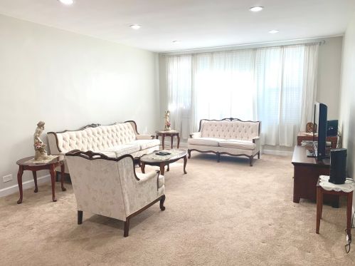 2834 Granville Ave, Chicago, IL 60659-1685