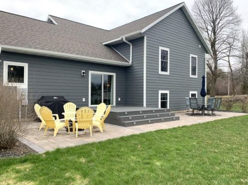 15 Royal Crest Dr, Canton WI  54868-1878 exterior