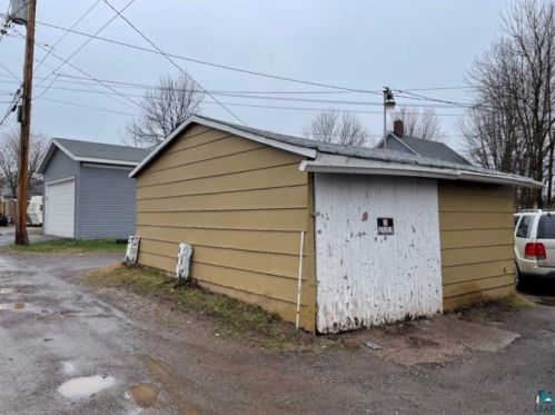 5809 Cody St, Duluth MN 55807-2532 exterior