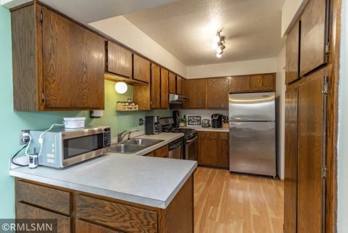 15716 Griffon Ct, Saint Paul MN 55124-6657 exterior