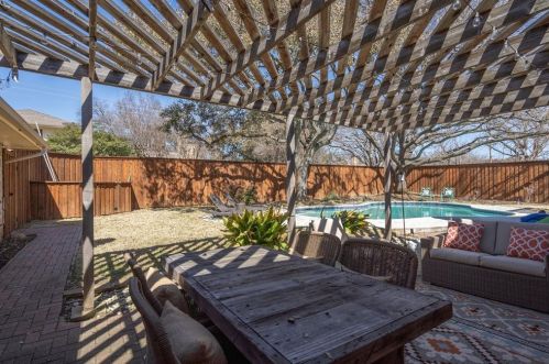 4131 Fawnhollow Dr, Dallas, TX 75244-7318