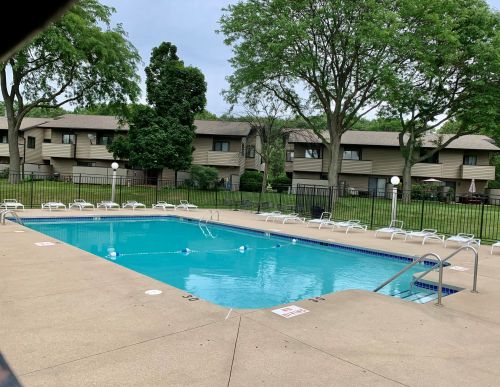 8951 70th St, Milwaukee, WI 53223-2151