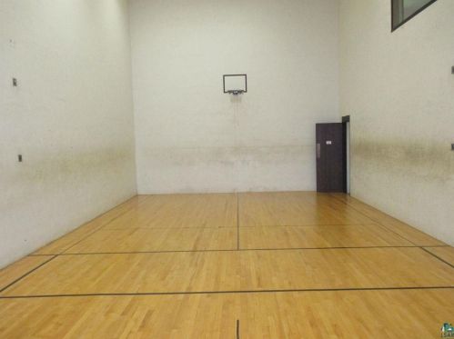 10 Village Dr, Duluth MN 55810-2139 exterior