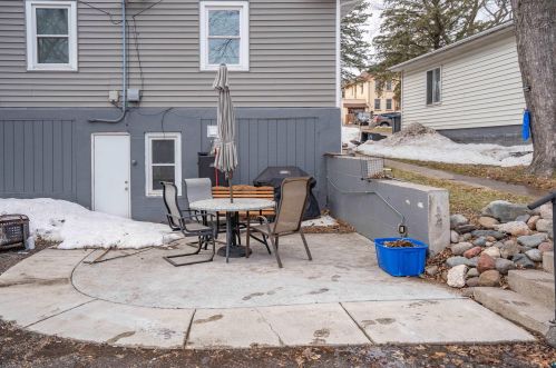 2320 2nd St, Duluth MN 55806-1941 exterior