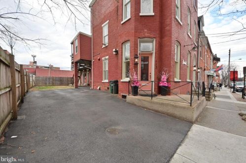 113 Walnut St, Lancaster PA 17602-2451 exterior