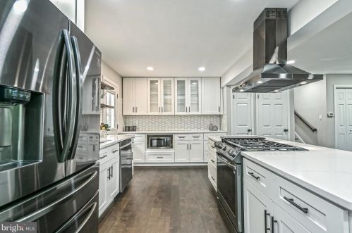 2002 Belle View Blvd, Alexandria VA 22307-1360 exterior