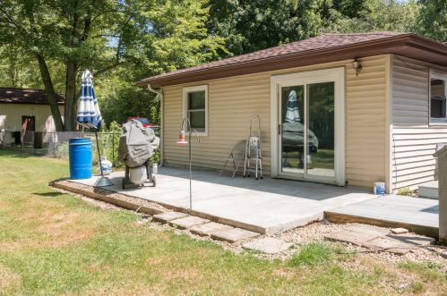 5555 2 St, Kalamazoo MI 49009-8576 exterior