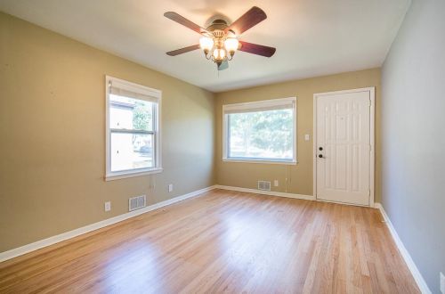 227 Van Norman Ave, Milwaukee, WI 53207-5813