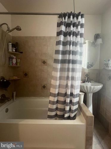 5416 Lawrence St, Philadelphia PA  19120-2804 exterior