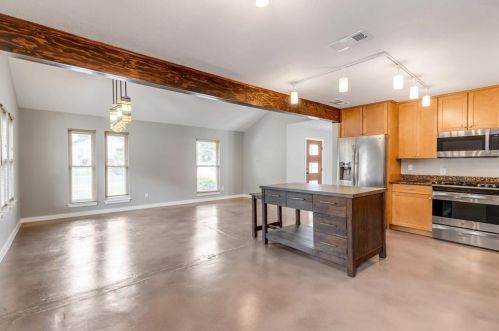 7300 Danwood Dr, Austin TX 78759-3755 exterior