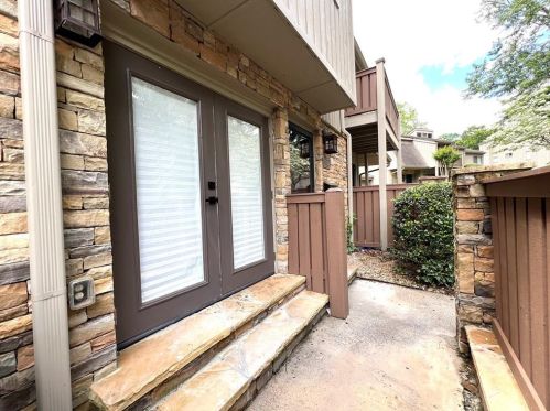 1249 Druid Knoll Dr, Atlanta GA  30319-4109 exterior