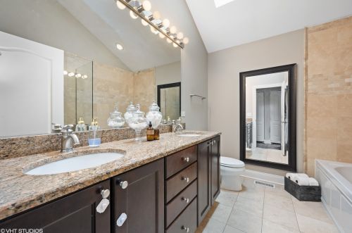 2318 Montana St, Chicago IL 60614-2220 exterior