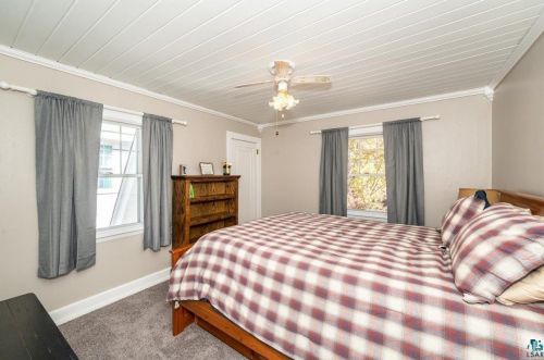 1303 20 Ave, Duluth MN 55806-2021 exterior