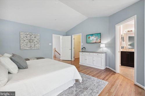 10417 Heathside Way, Rockville MD 20854-6344 exterior