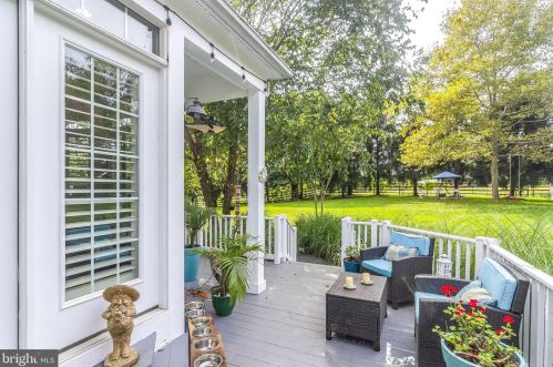 13606 Mt Prospect Dr, Rockville MD 20850-3510 exterior