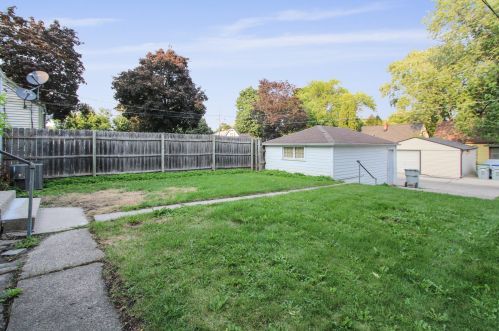 3628 61, Milwaukee WI 53216-2704 exterior