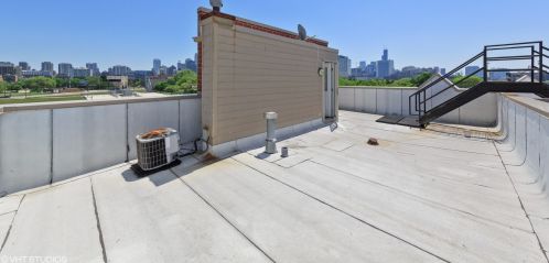 706 Evergreen Ave, Chicago IL 60622-1908 exterior