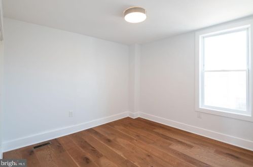 2833 Jackson St, Philadelphia PA  19145-2426 exterior