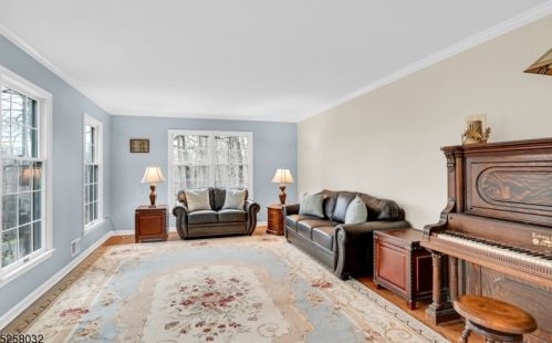 28 Chester Woods Dr, Chester NJ  07930-2828 exterior