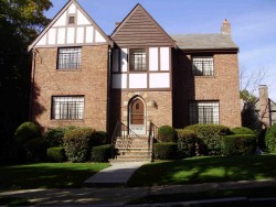 155 Cotton St, Newton, MA 02458-2640