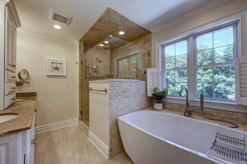 60 Milford Chase, Milford CT 06461-9124 exterior