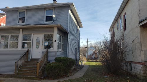 211 12th Ave, Broadview, IL 60153-1401