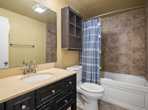 1019 Pne St, Manitowoc WI 54220-2837 exterior