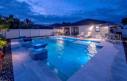 738 97 Ave, Naples FL 34108-2283 exterior