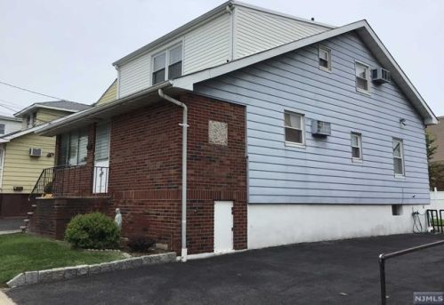 365 Roosevelt St, Fairview, NJ 07022-1717