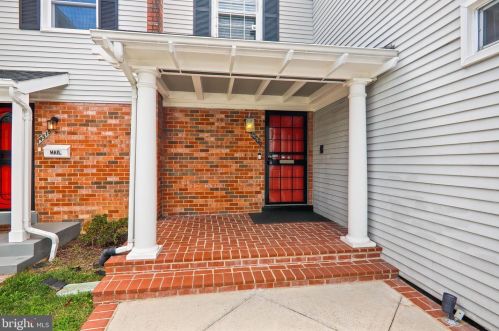 4517 6th Pl, Washington, DC 20017-2204