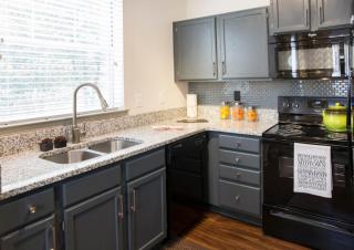 1000 Lexington Farms Dr, Alpharetta GA  30004-5324 exterior