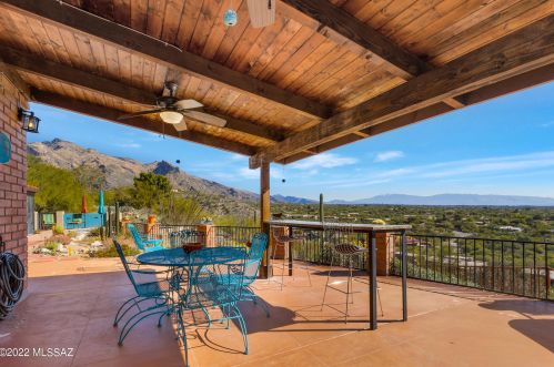 6822 Table Mtn Rd, Tucson AZ 85718-1328 exterior