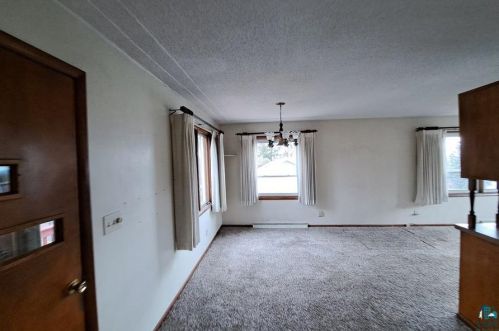 2015 Gearhart St, Duluth, MN 55811-5311