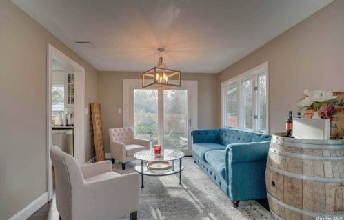 19 Stafford Dr, Huntington Station NY 11746-4551 exterior