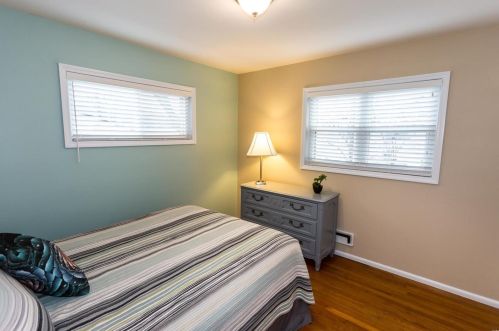 6413 Kingsway Dr, Saint Louis MO 63123-1529 exterior