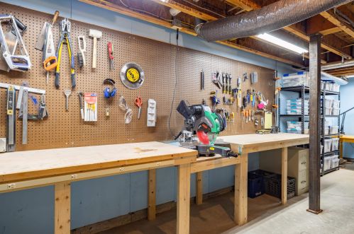 79 Mtn Rd, Concord NH 03301-6902 exterior