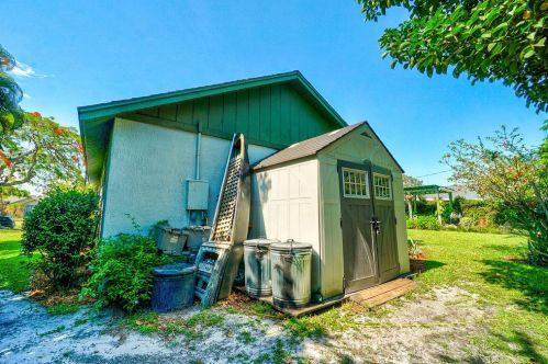 651 Mccracken Ave, Fort Pierce FL 34953-3936 exterior