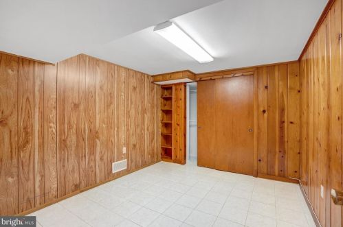 4612 Adrian St, Rockville MD 20853-3705 exterior