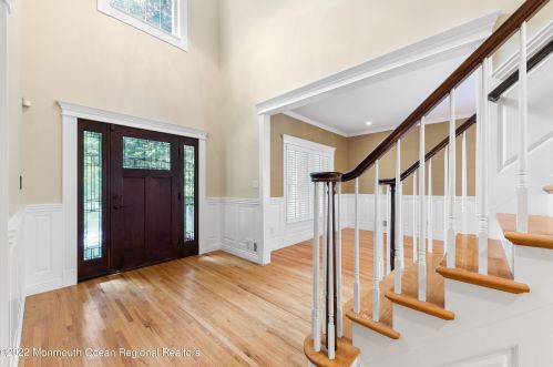 13 Victorian Woods Dr, Atlantic Highlands NJ  07716-1500 exterior