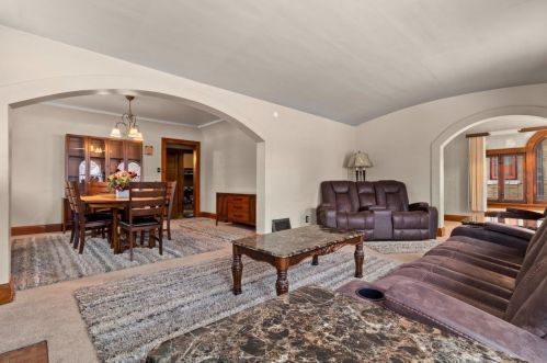 1332 Capitol Dr, Milwaukee WI  53211-1812 exterior