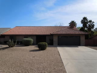 1121 Ocotillo Rd, Phoenix AZ  85013-1040 exterior