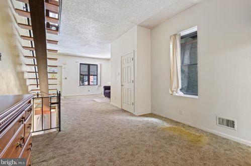 1424 Jackson St, Philadelphia PA 19145-3617 exterior