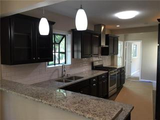 1718 Hampton Rd, Dallas TX  75208-8001 exterior