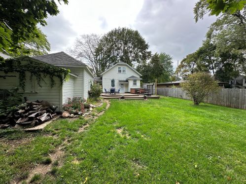 203 Oak Grv Ave, Kalamazoo MI 49004-1306 exterior