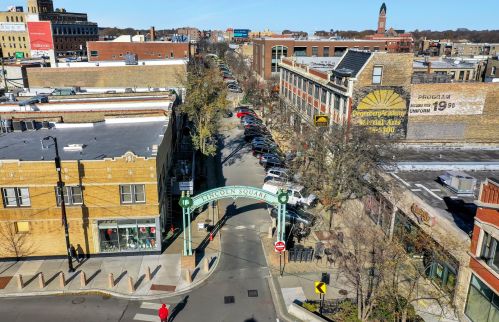 4710 Artesian Ave, Chicago IL 60659-5035 exterior