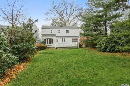 14 Bennett Ave, Huntington Station, NY 11746-2812