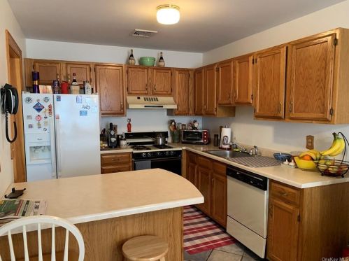 32 Jimal Dr, Middletown NY 10940-3650 exterior