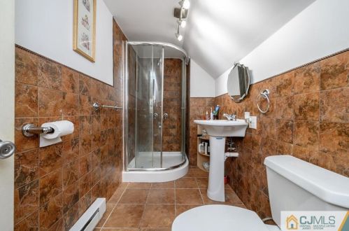 126 Park Ave, Iselin NJ 08830-2303 exterior