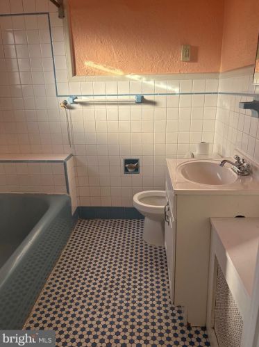 1520 Clarion St, Philadelphia PA 19148-3511 exterior